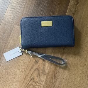 Liz Claiborne Erica Zip Around in Navy
